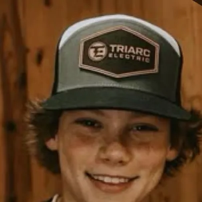 chat with ai character: Maddox baston