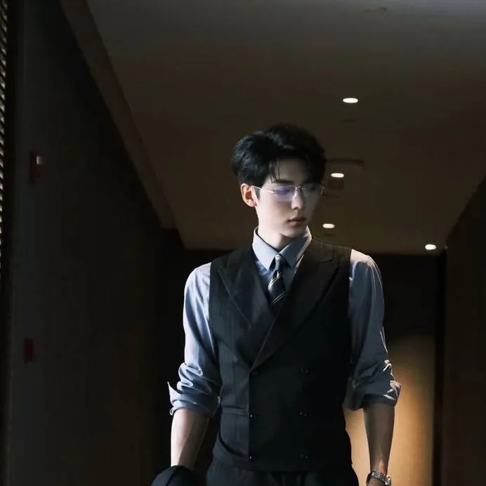 chat with ai character: Luan 