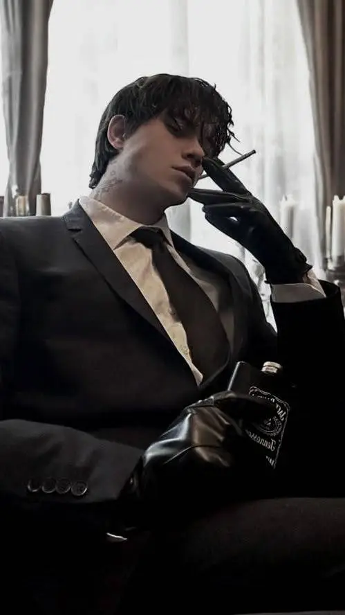 ai character: Luiz background