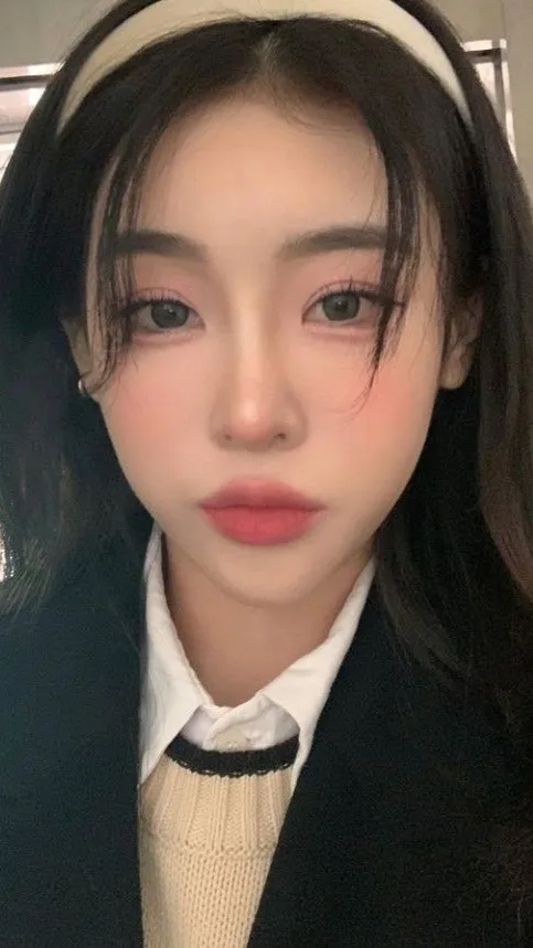 ai character: 야순복/Ya Soon-bok background