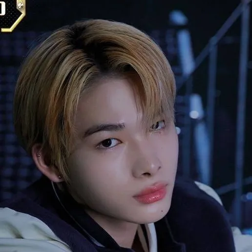 chat with ai character: Niki 