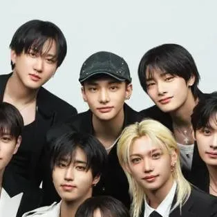 chat with ai character: vampire stray kids