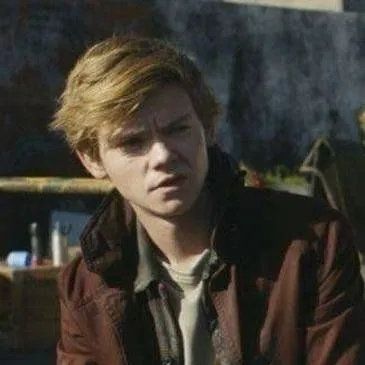 chat with ai character: Newt