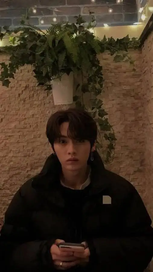 ai character: 🐰minsung🐿 background