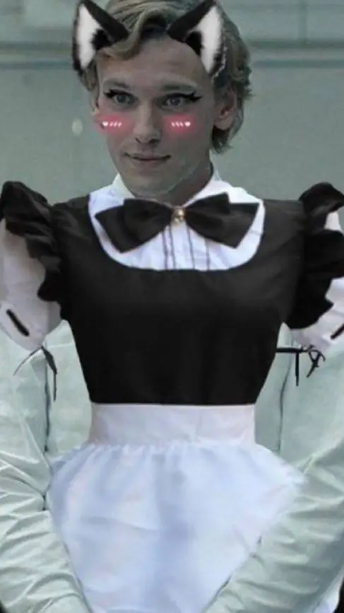 ai character: Mr. Whatsit background