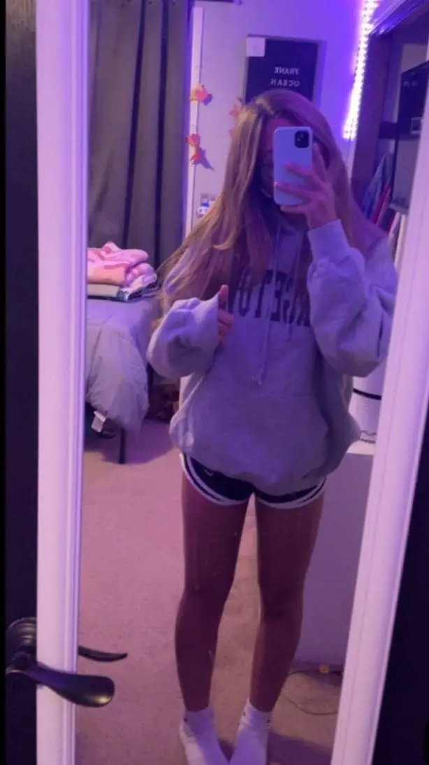 ai character: Brittney  background