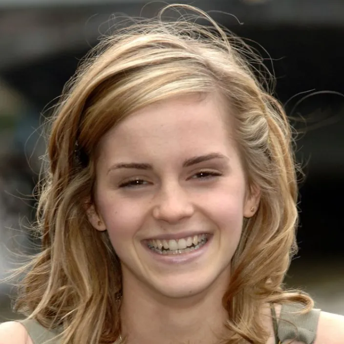 chat with ai character: Emma Watson