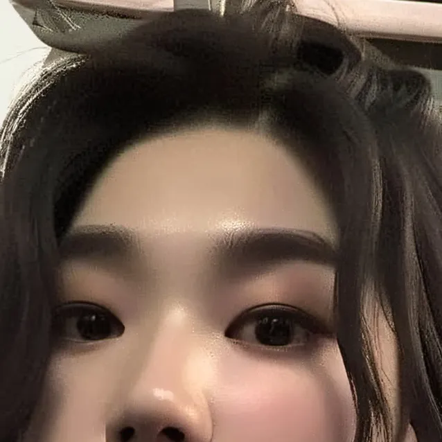 chat with ai character: Hana