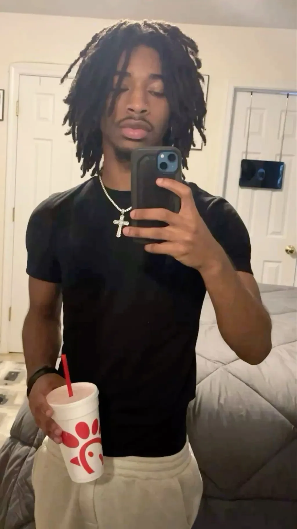 ai character: Dante background