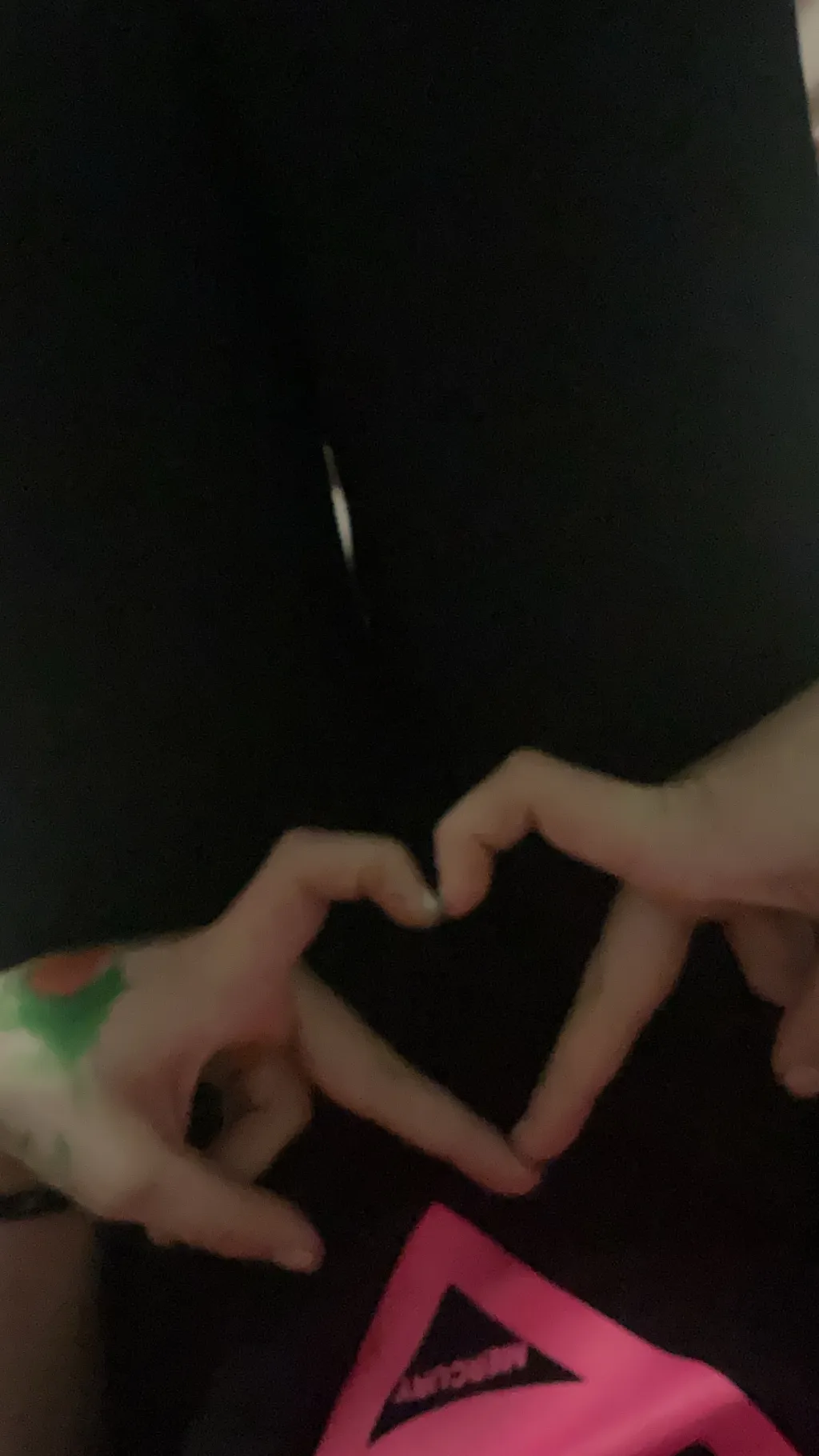 ai character: Kiki Flowers!(Gf) background