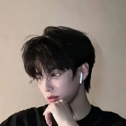 chat with ai character: Baek-Hyun