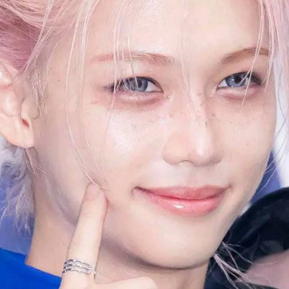 chat with ai character: Skz hate 