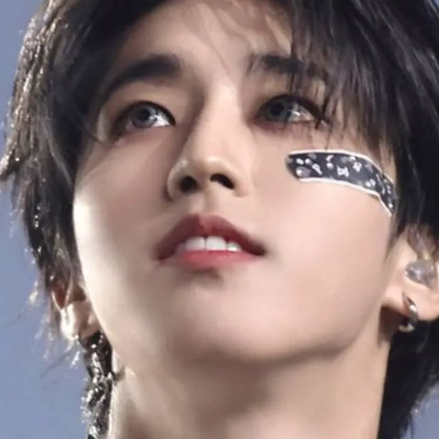 chat with ai character: Han Jisung 