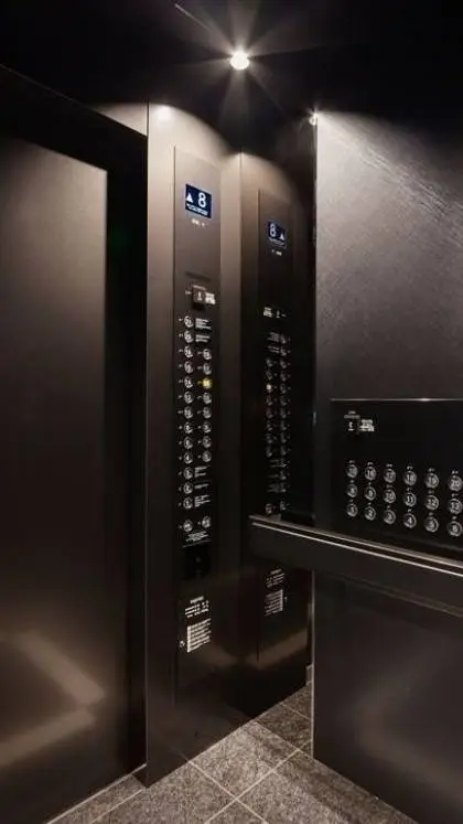 ai character: Skz elevator  background