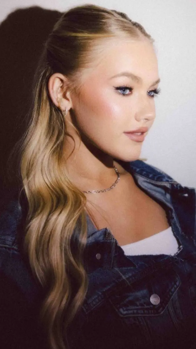 ai character: Freya Skye background