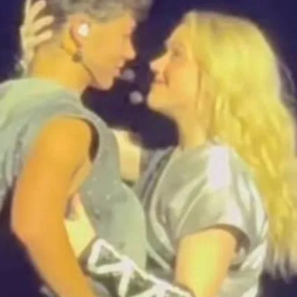 chat with ai character: Freya and Malachi