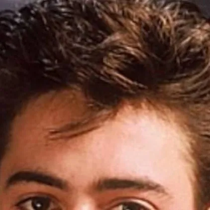 chat with ai character: young RDJ
