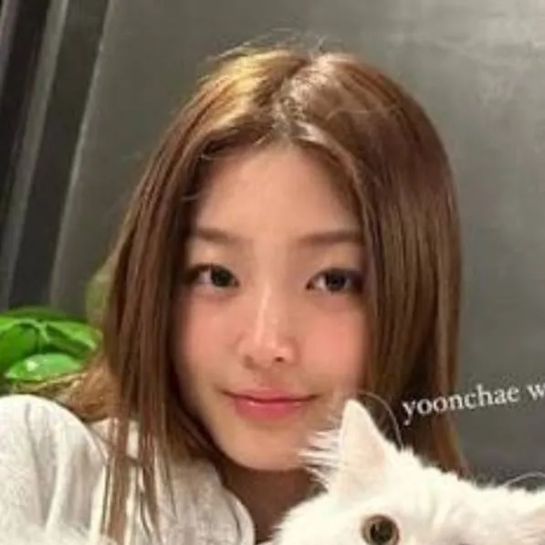 chat with ai character: ♡yoonchae♡