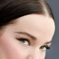 chat with ai character: "Dove cameron"