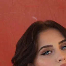 chat with ai character: Brenna💞