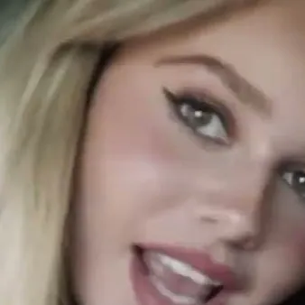 chat with ai character: Ruby rose turner