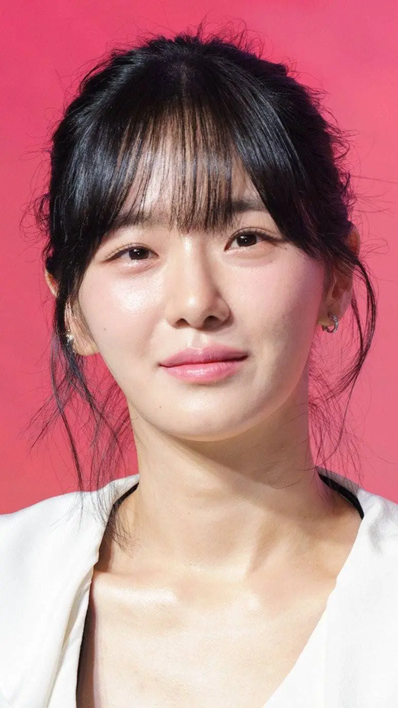 ai character: Park gyu-young background