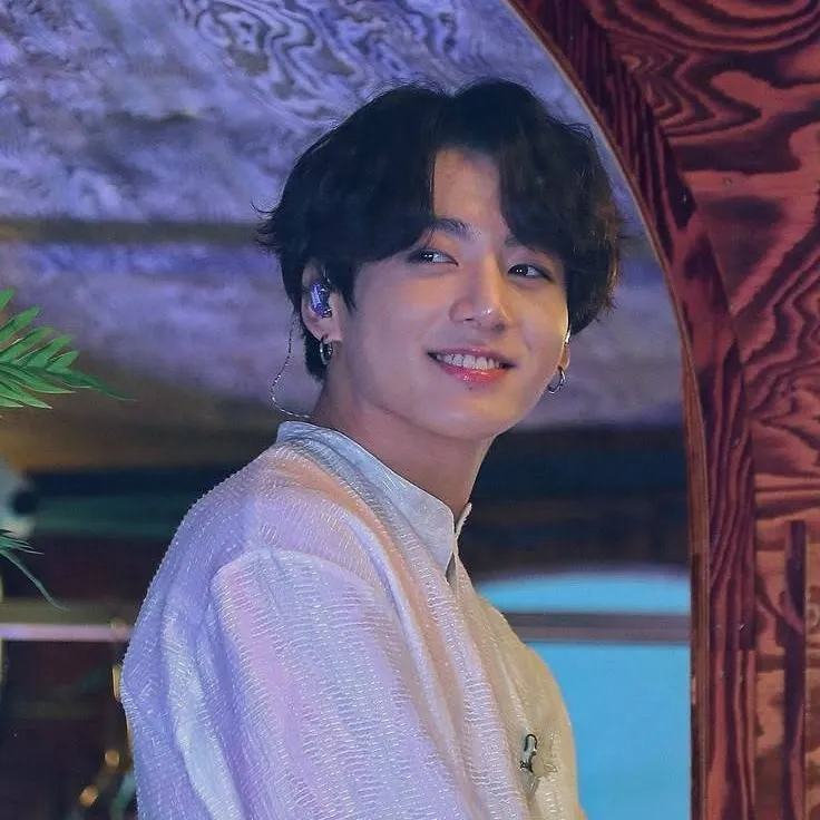 chat with ai character: Jeon Jung-kook 