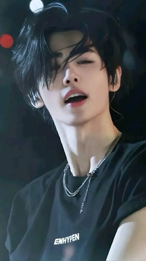 ai character: Park Sung-hoon background