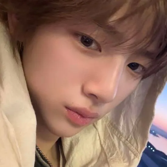 chat with ai character: Juhoon