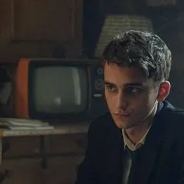 chat with ai character: Lockwood and co.