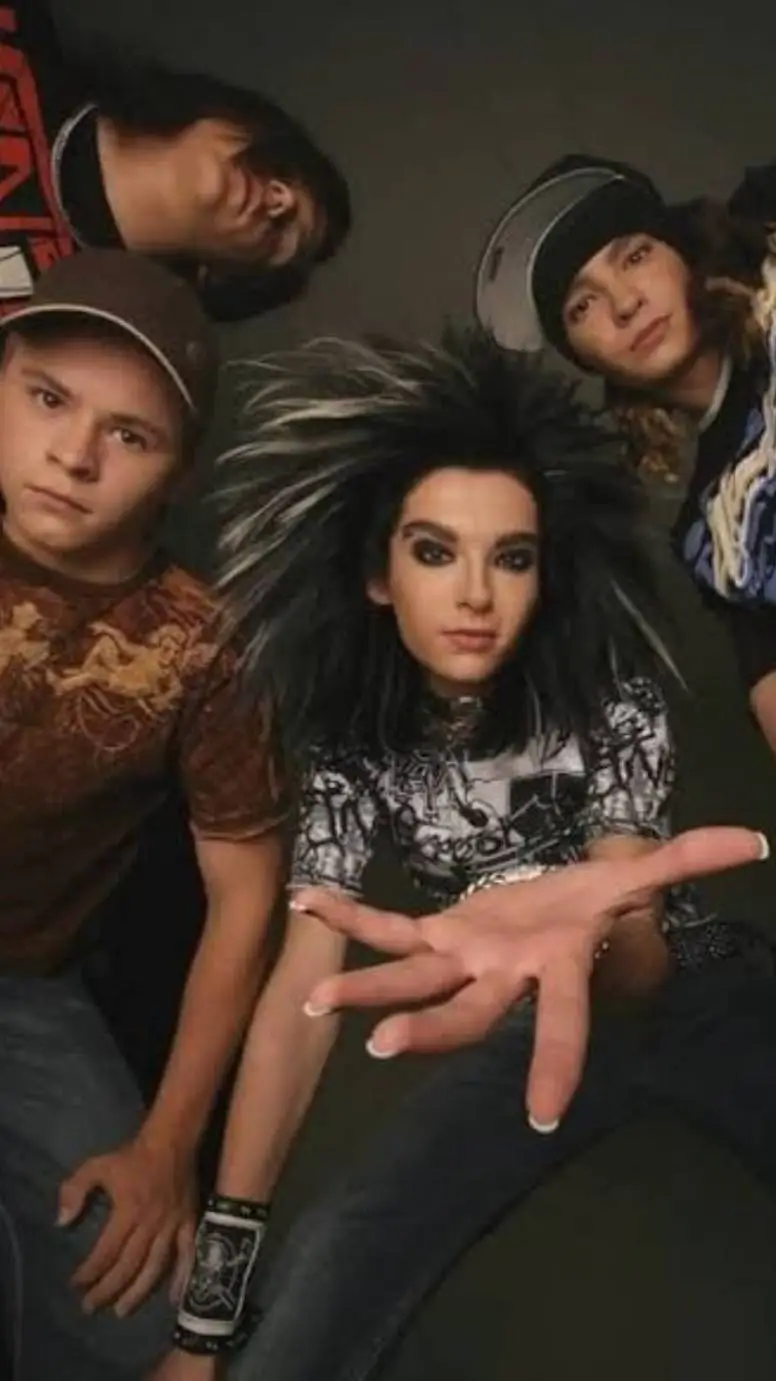 ai character: Tokio Hotel.....! background