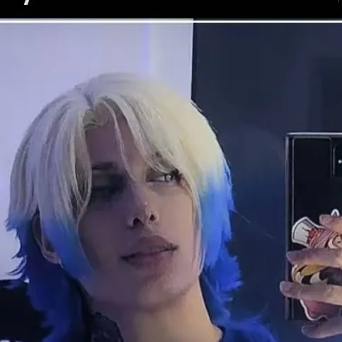 chat with ai character: Yu,rayden e raymon