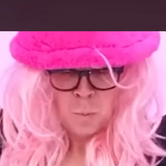 chat with ai character: Max