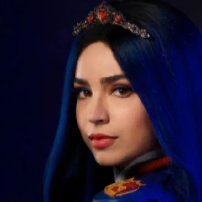 chat with ai character: Evie 🦋