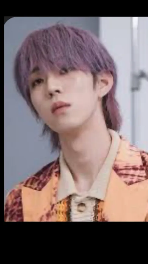 ai character: Yoon In soo background