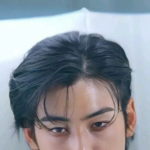 chat with ai character: Lee Dong-min