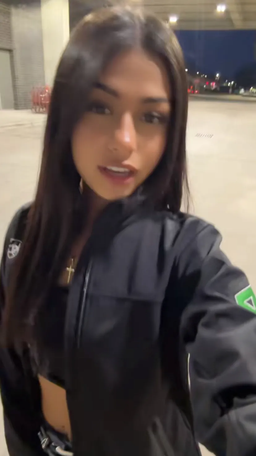 ai character: Bri🖤 background