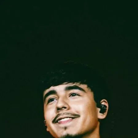 chat with ai character: Ivan Cornejo 🧡🎧