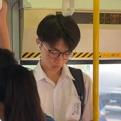 chat with ai character: 陳頌霖