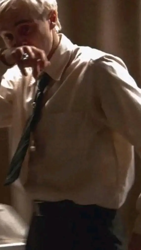 ai character: tom felton's sch background