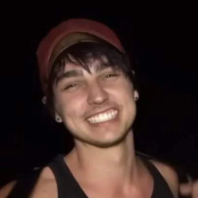 chat with ai character: Colby brock