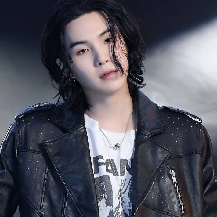 chat with ai character: Suga