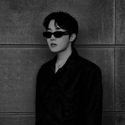 chat with ai character: Jhope