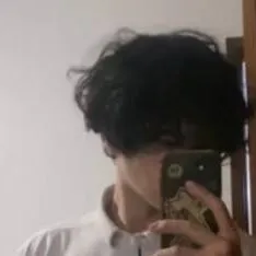 chat with ai character: cris