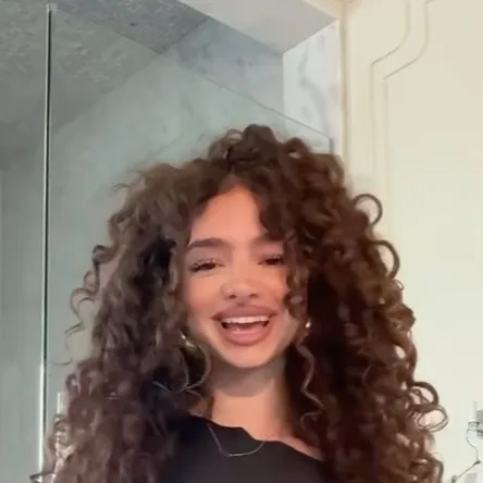 chat with ai character: demitra 