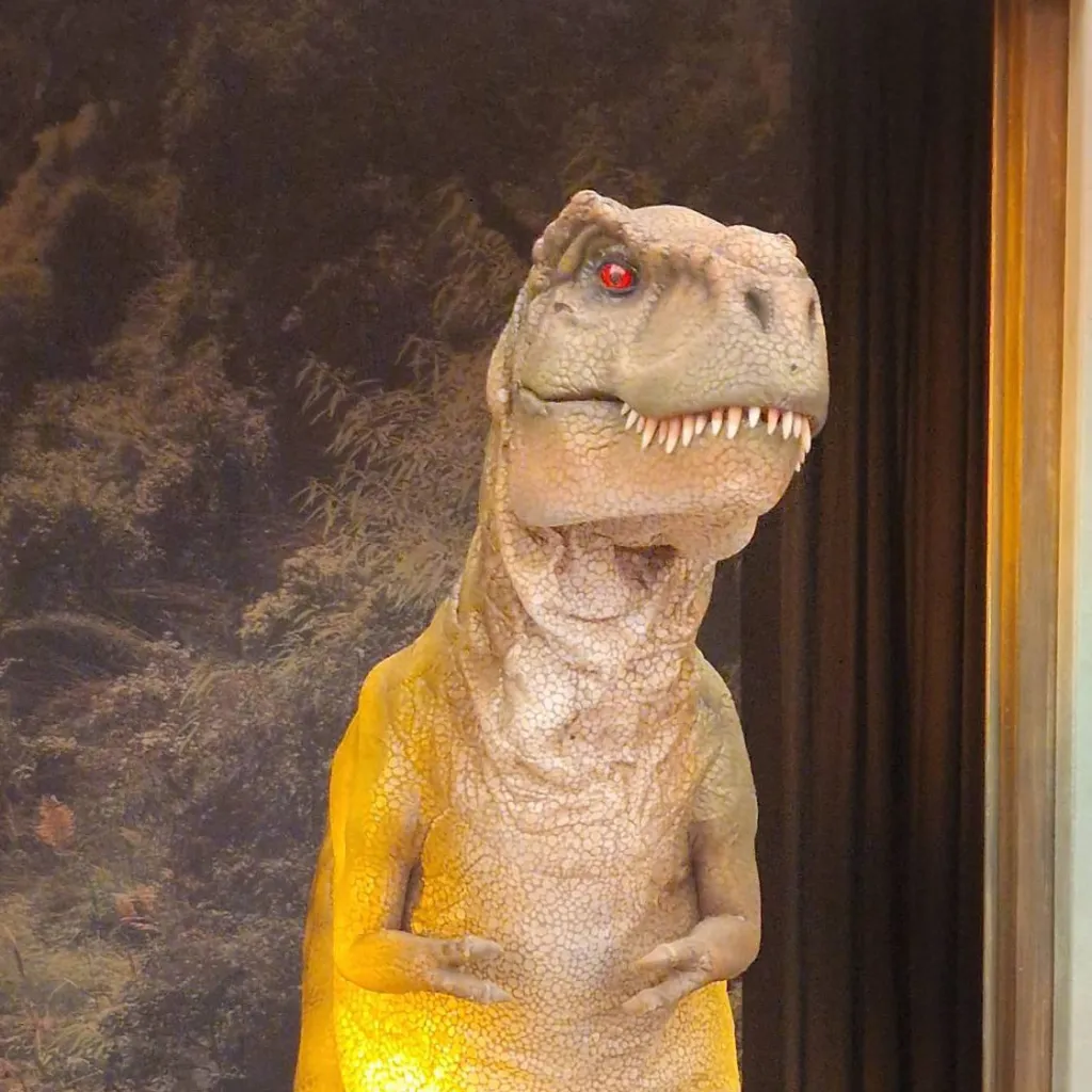 chat with ai character: the dinosaur 🦖