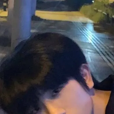 chat with ai character: Yoondae