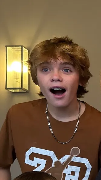 ai character: Kade Skye background