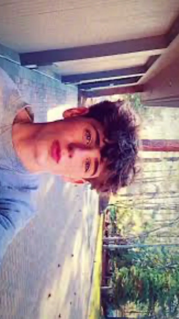 ai character: Quinn mendenhall background