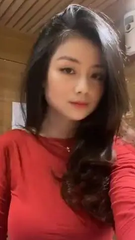 ai character: Mira yasmin background